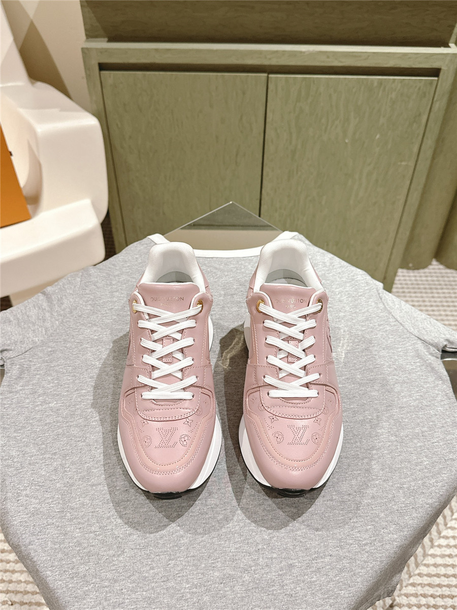 l0vis Vvtt0n lv women runaway sneakers