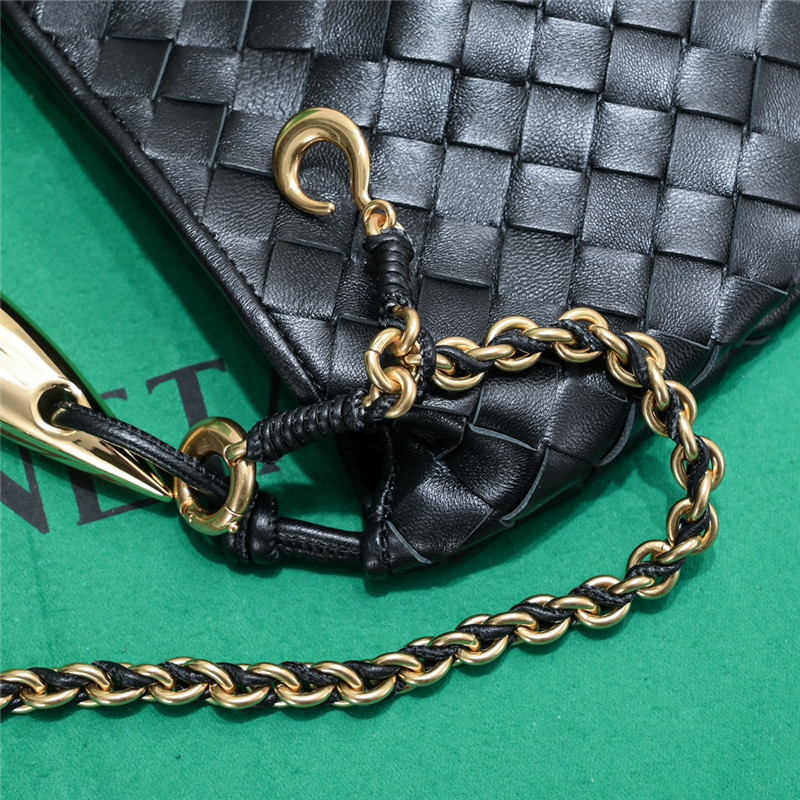 b0tt*ga Ven*ta black sardine bag