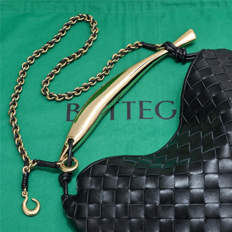 b0tt*ga Ven*ta black sardine bag