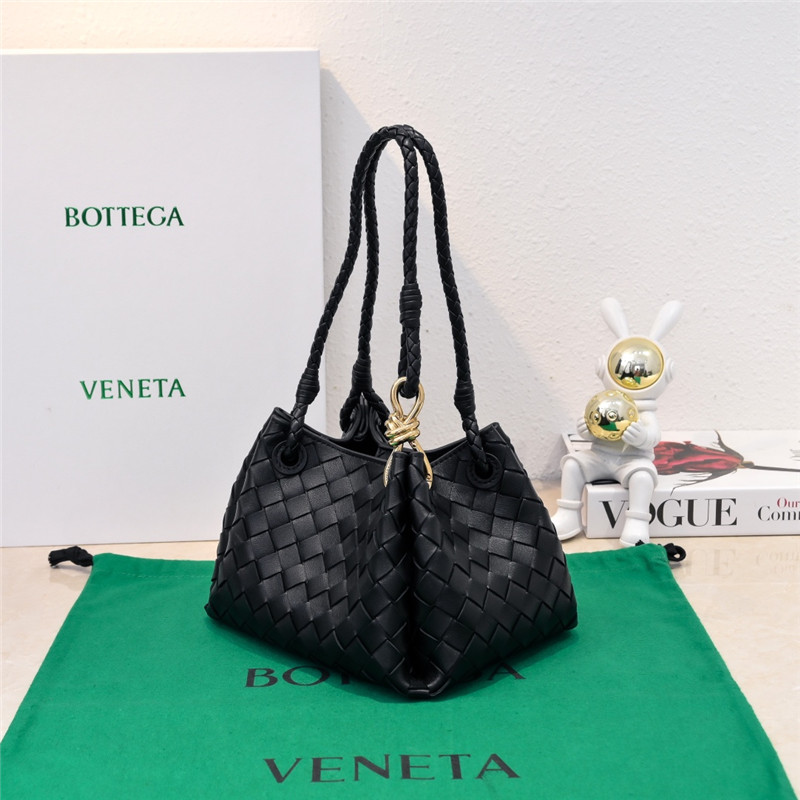 b0tt*ga Ven*ta parachute leather shoulder bag