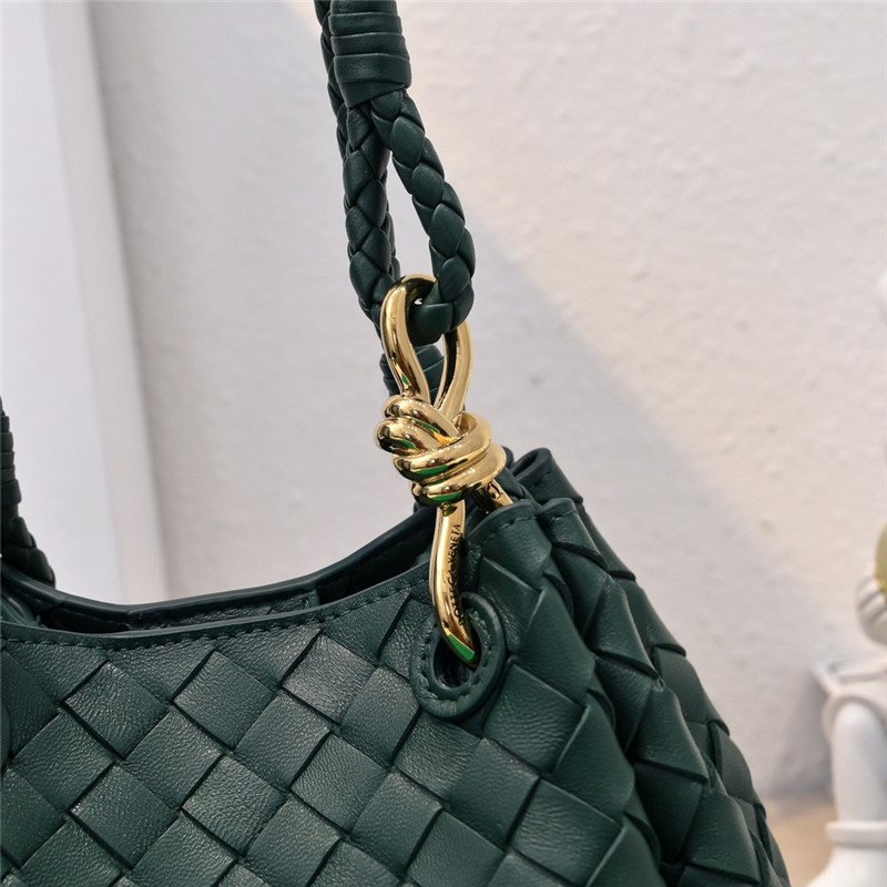 b0tt*ga Ven*ta parachute leather shoulder bag