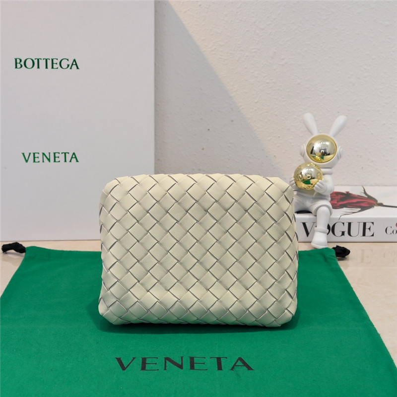 b0tt*ga Ven*ta parachute leather shoulder bag