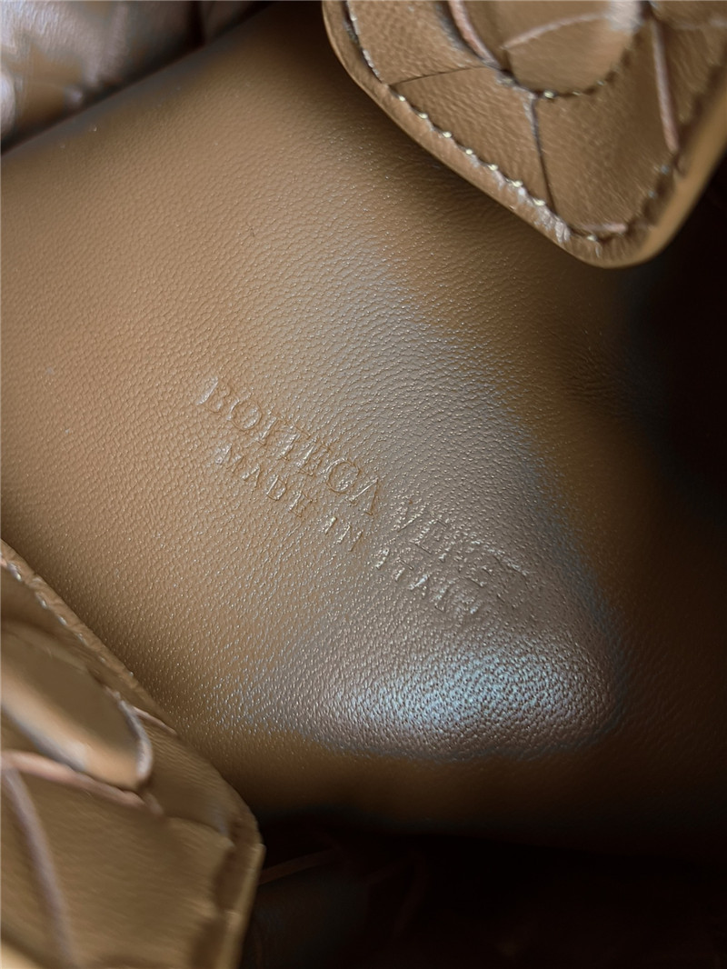 b0tt*ga Ven*ta small andiamo parachute bag in apricot