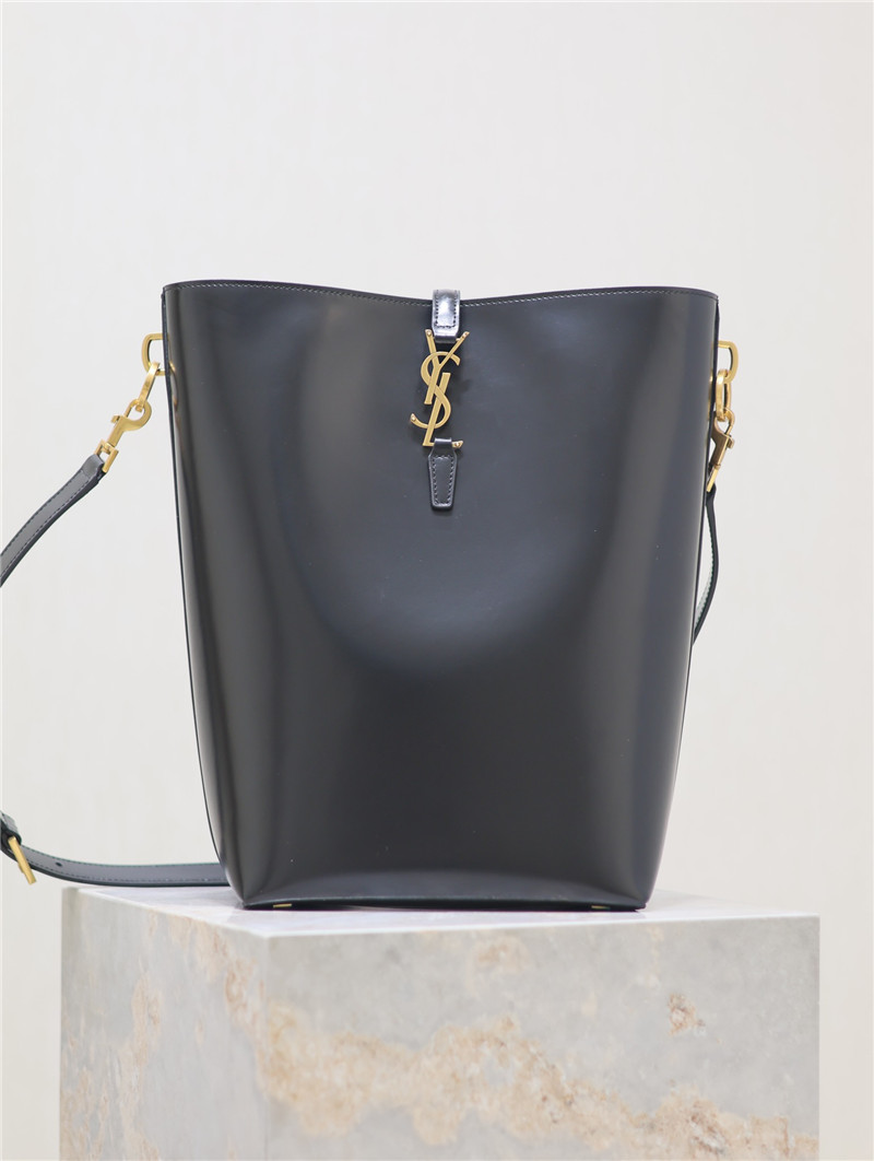 Y51 le5a7 hobo bag