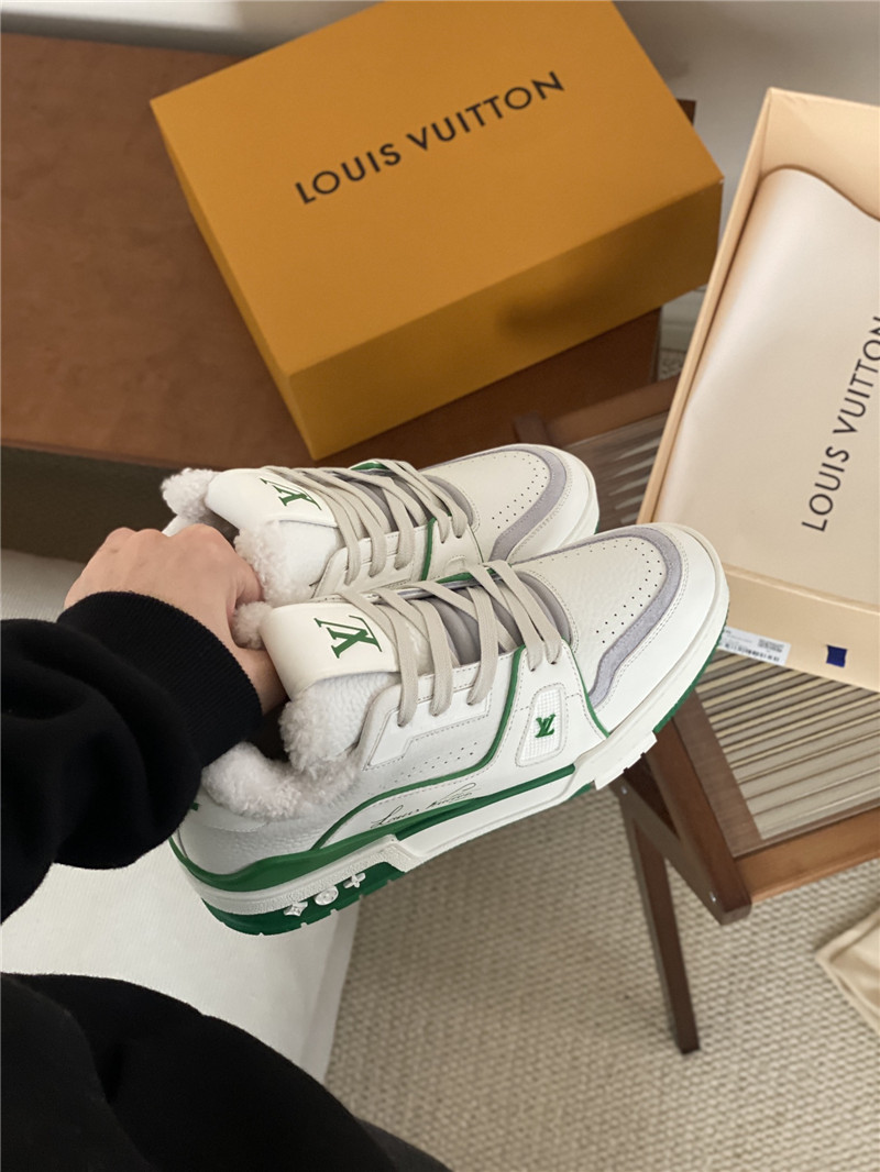 l0vis Vvtt0n lv trainer fur sneakers in white