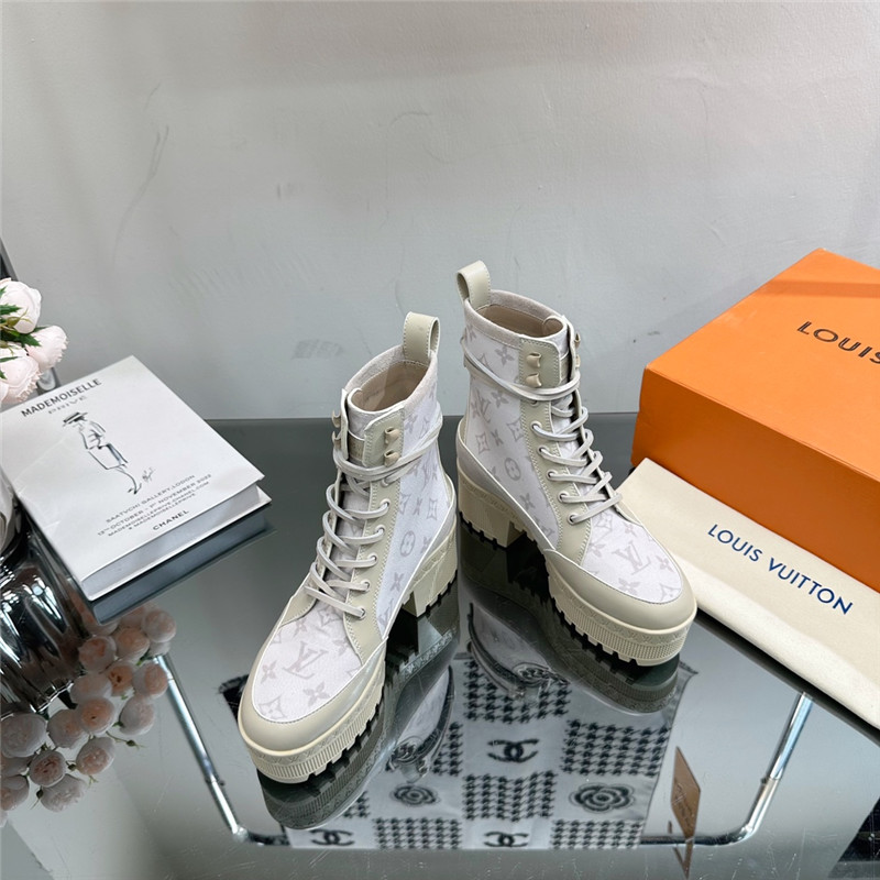 l0vis Vvtt0n monogram laureate platform desert boots