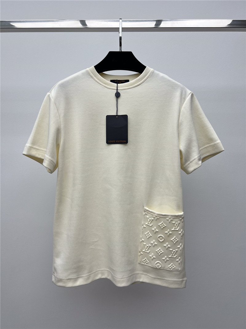 l0vis Vvtt0n lv presbyopic pocket t-shirt