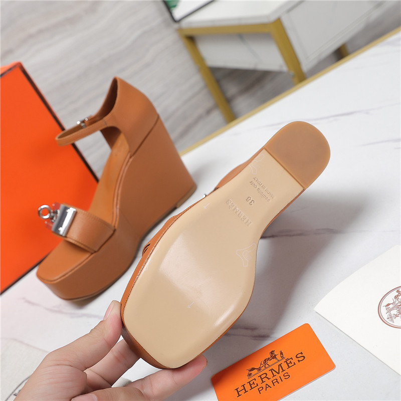 H**me5 wedge platform sandals