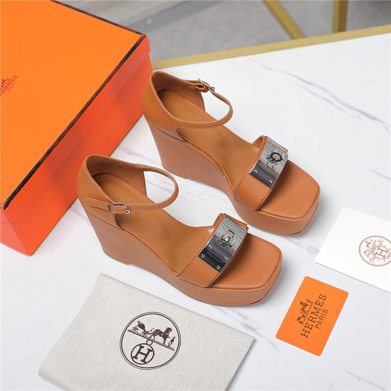 H**me5 wedge platform sandals