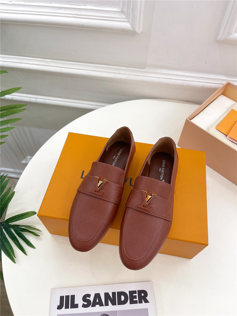 l0vis Vvtt0n lv flat loafers
