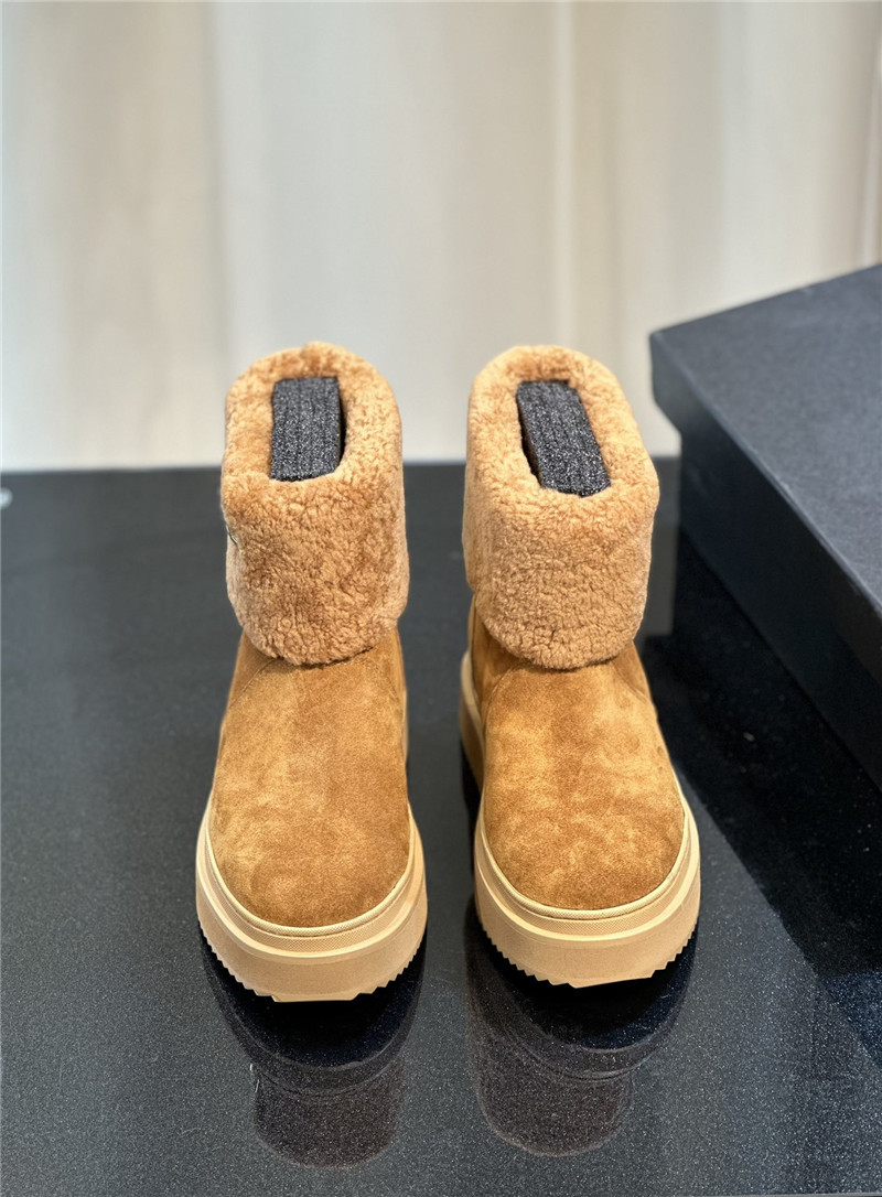 Ch**el brown suede snow boots