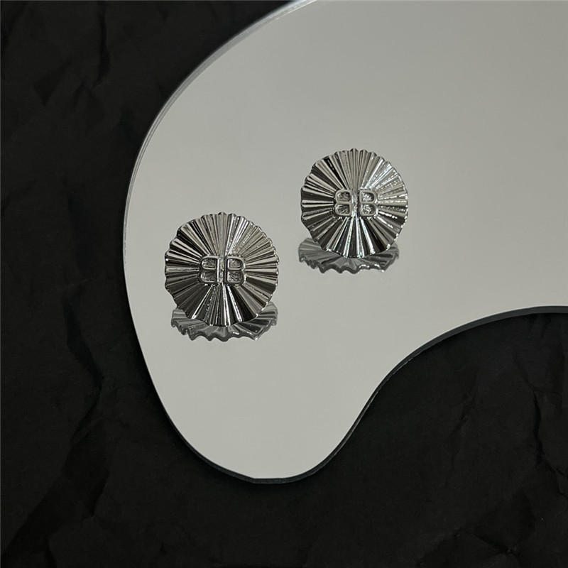Ba1en*iaga new earrings