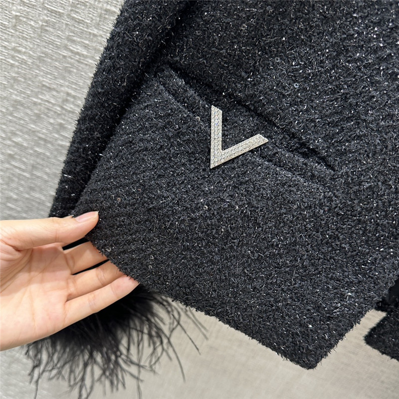 Va1e*ntin0 feather sleeve glossy black tweed coat