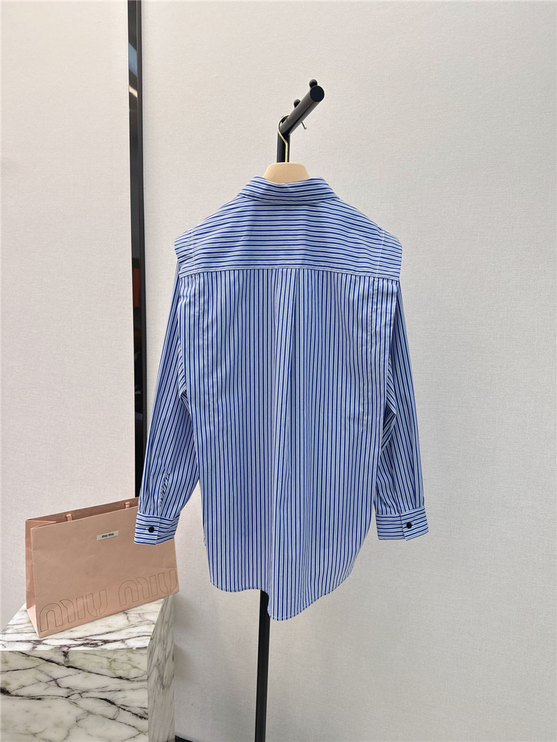 M1um1u loose silhouette design shirt