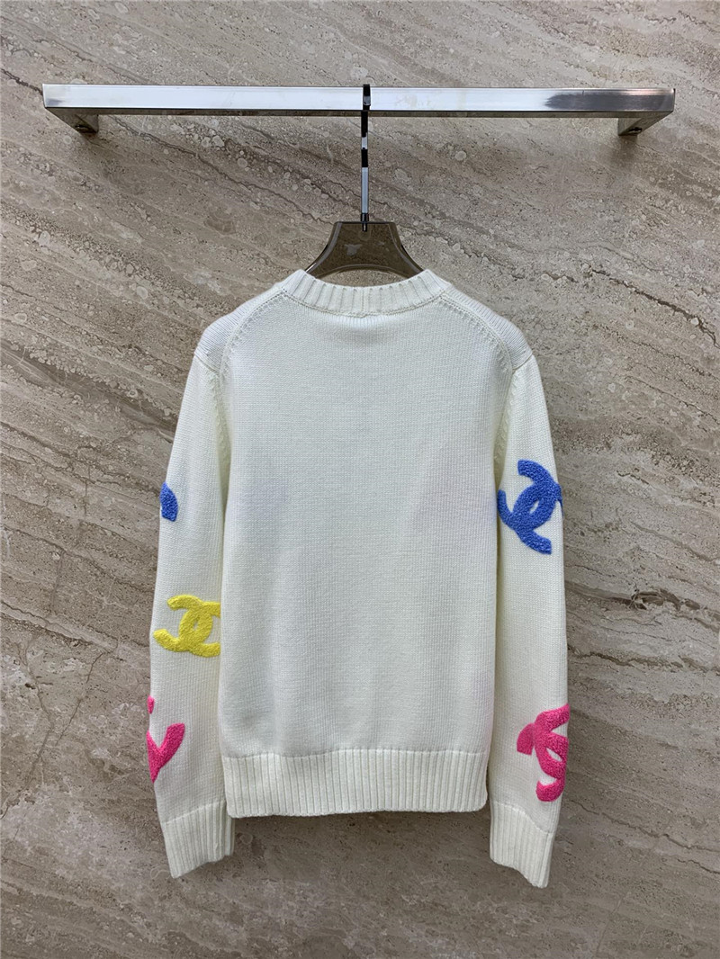 Ch**el colorful logo v-neck cardigan white