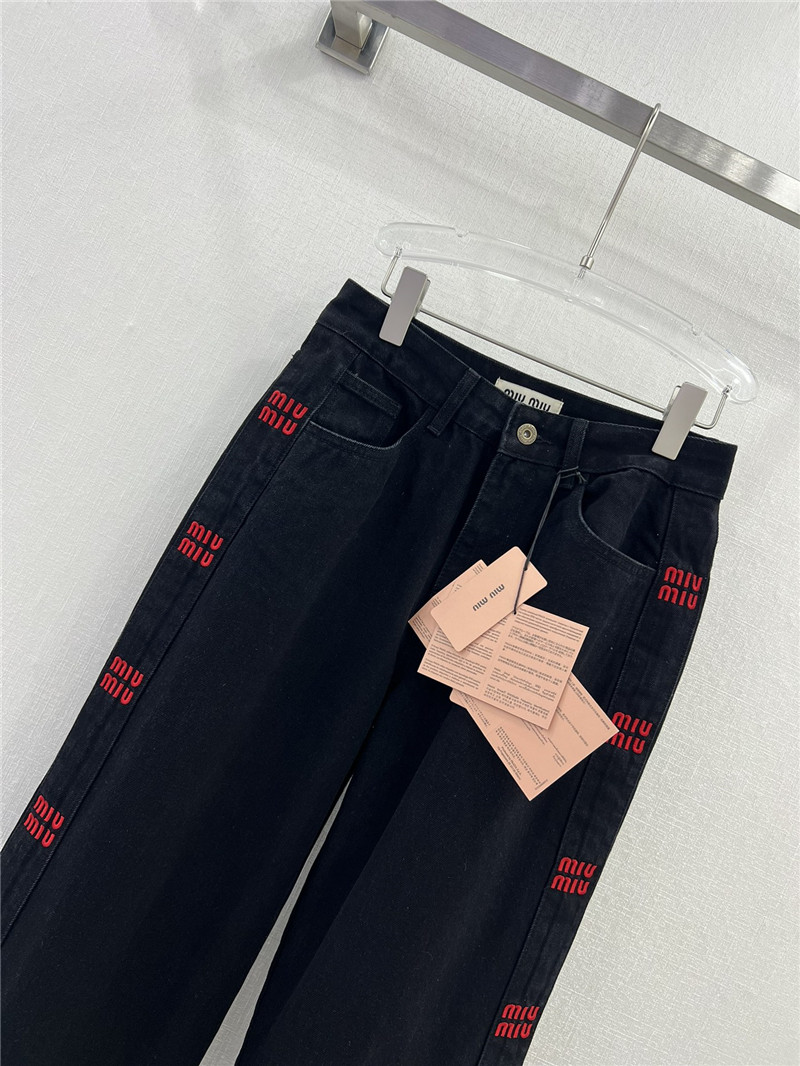 M1um1u embroidered letter logo trousers on the side