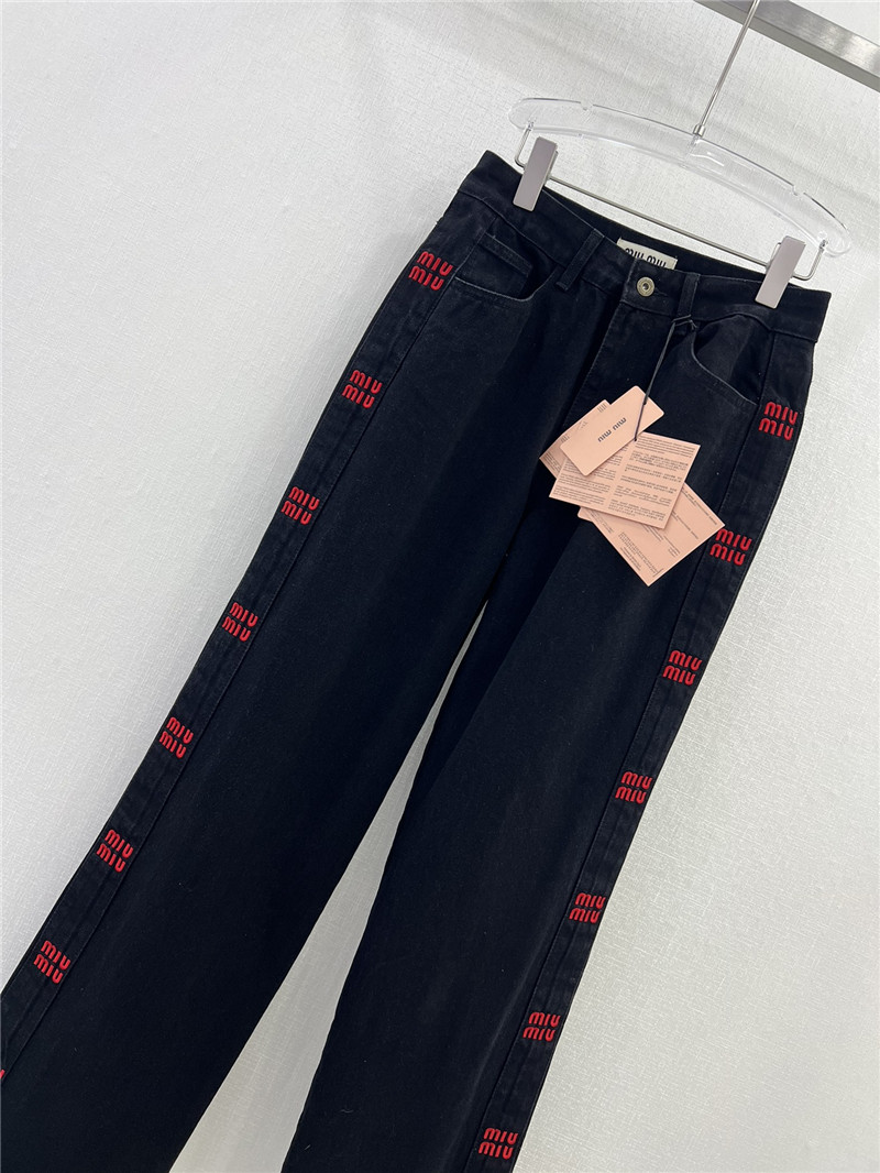 M1um1u embroidered letter logo trousers on the side