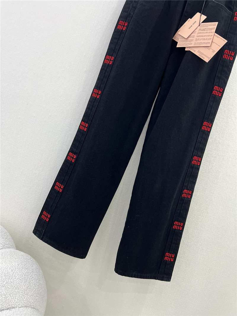 M1um1u embroidered letter logo trousers on the side
