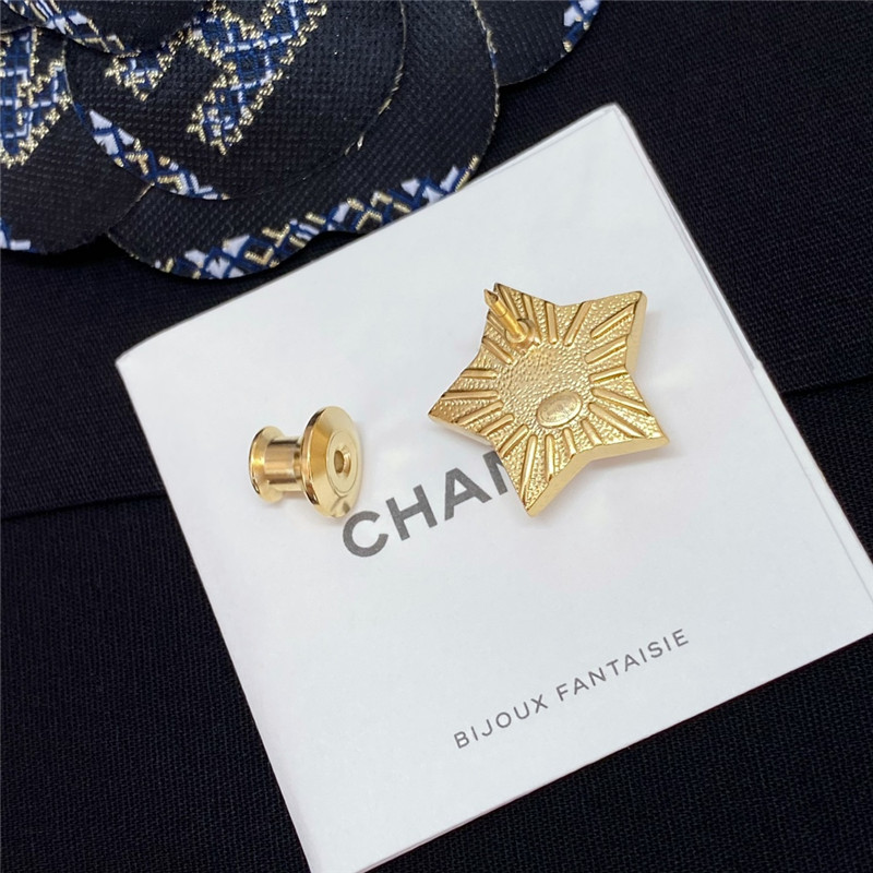 ch**el star full D1am0nd double c brooch
