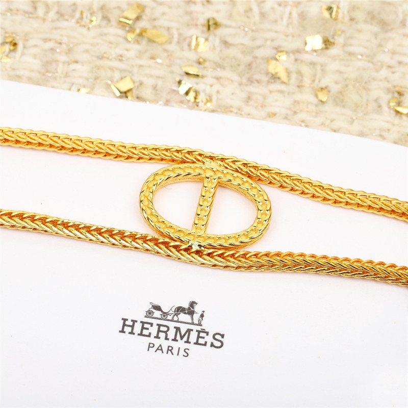 H**me5 pork nose bracelet