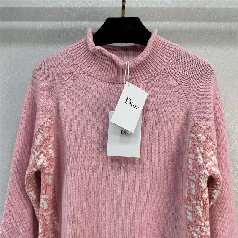 D10r presbyopic turtleneck knit sweater