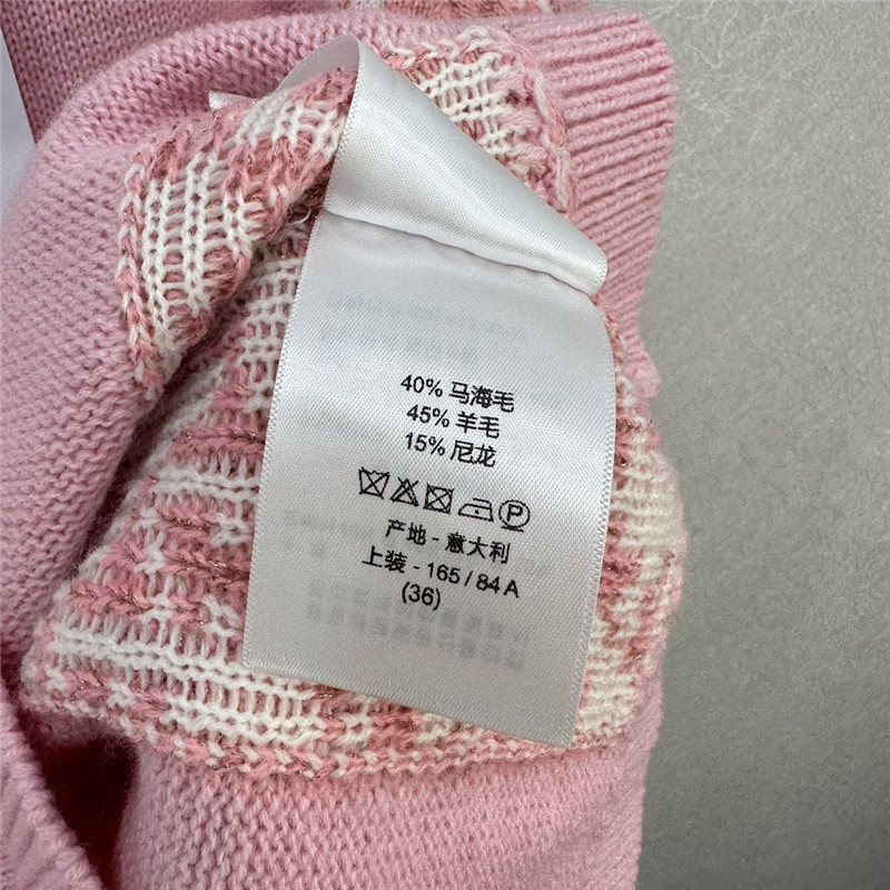 D10r presbyopic turtleneck knit sweater
