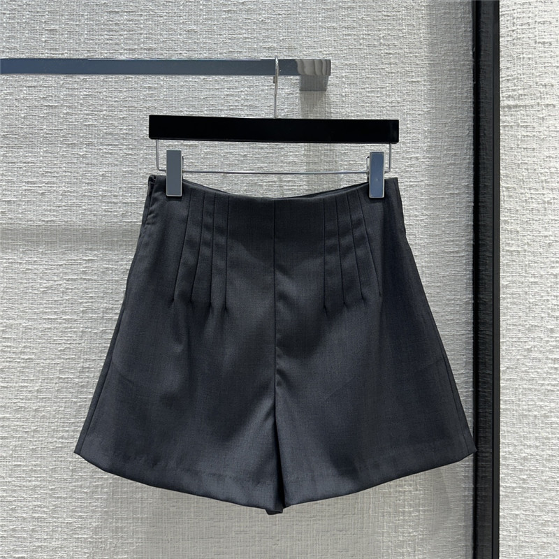 Pra*a premium gray suit shorts suit