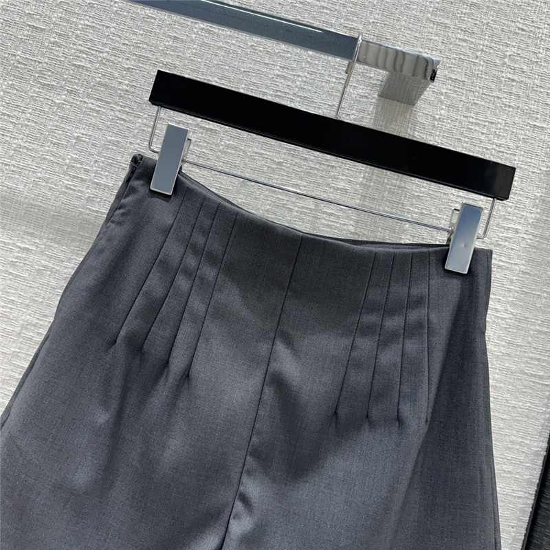 Pra*a premium gray vest shorts suit