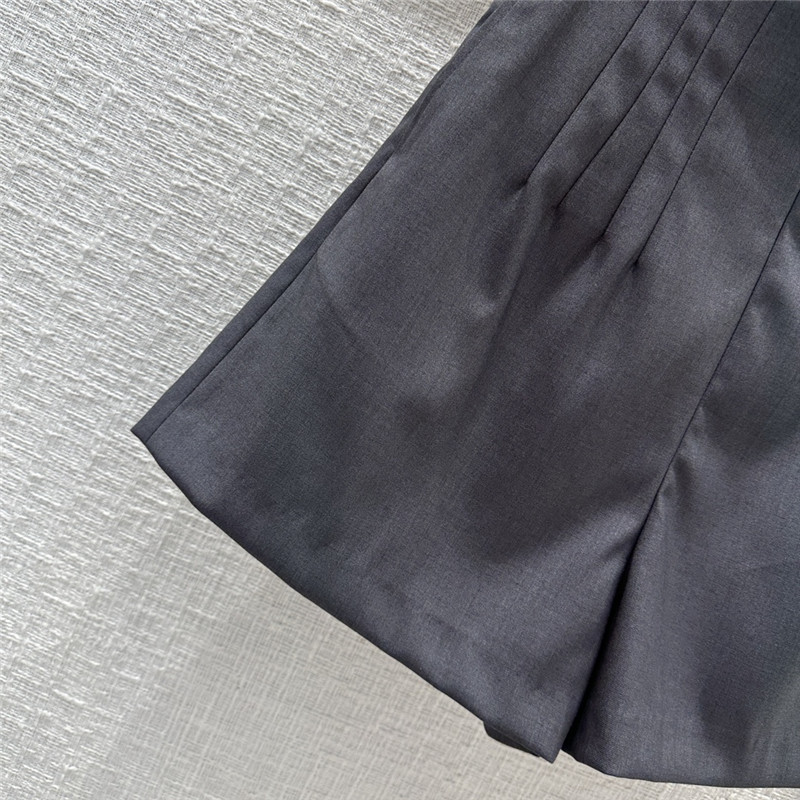 Pra*a premium gray vest shorts suit