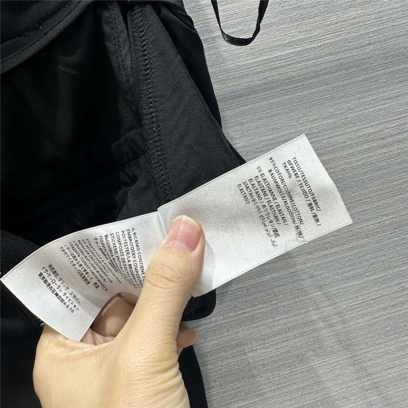 Y51 black trousers