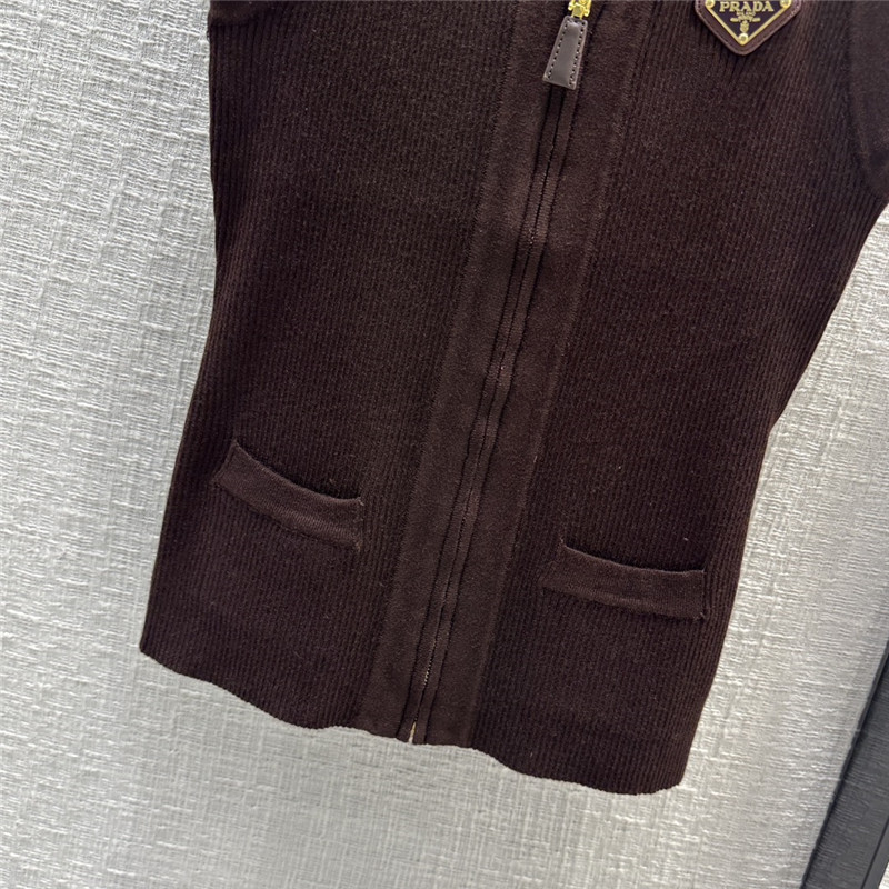 Pra*a temperament v-neck zipper slim knitted top
