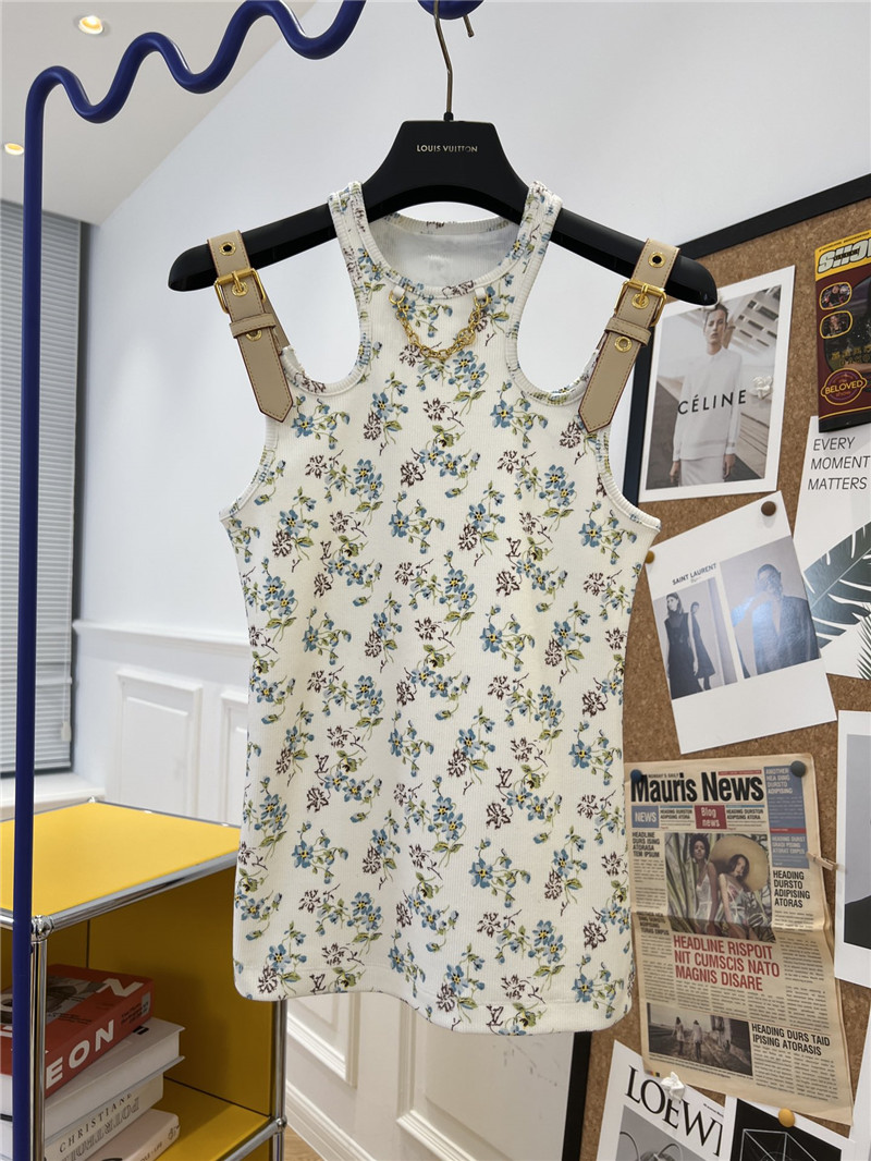 l0vis Vvtt0n lv floral vest