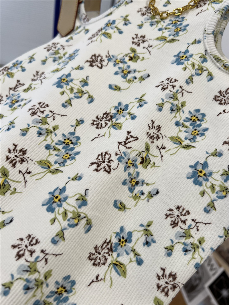 l0vis Vvtt0n lv floral vest