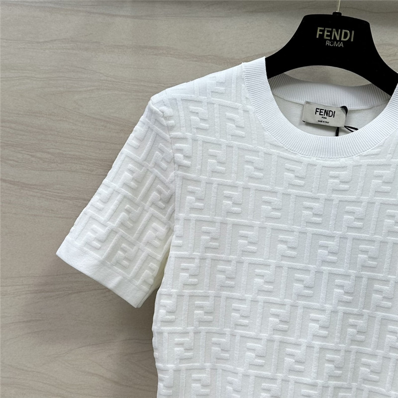 F**di embossed ff letter three-dimensional logo top