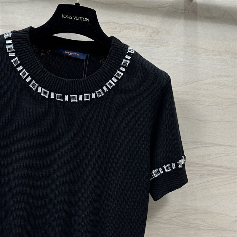 l0vis vvtt0n lv round neck square D1am0nd trim design top