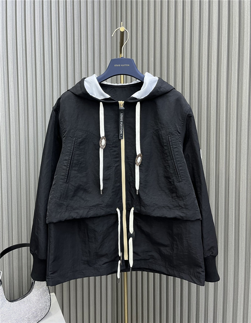 l0vis Vvtt0n lv pleated hooded jacket