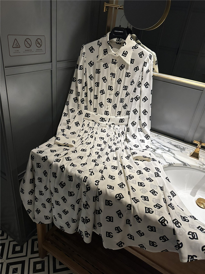 Dolce & Gabbana d&g positioning print logo dress