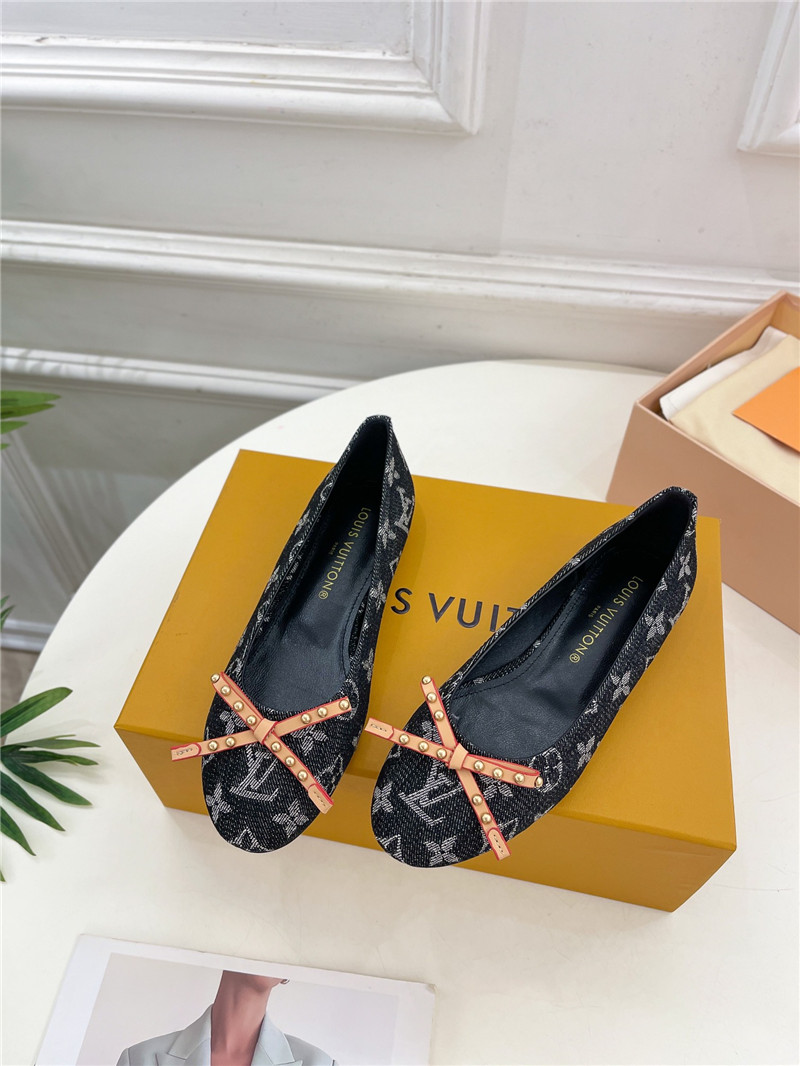 l0vis Vvtt0n lv round toe bow rivet ballet shoes
