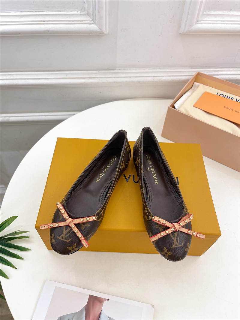 l0vis Vvtt0n lv round toe bow rivet ballet shoes
