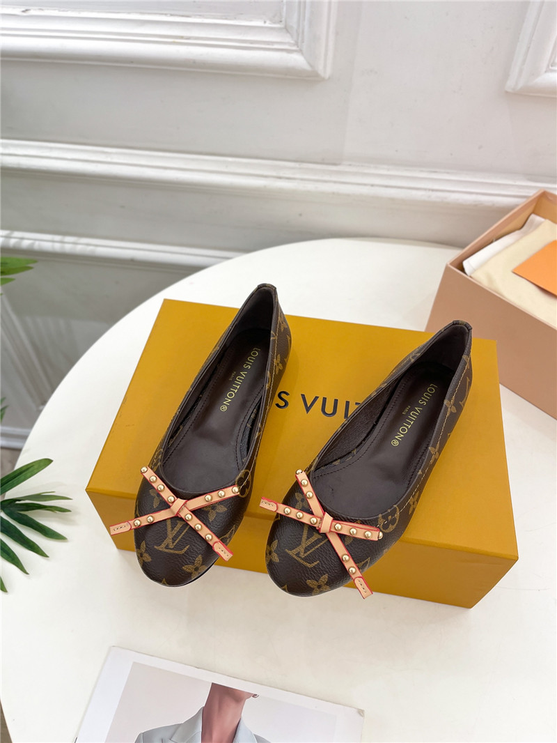 l0vis Vvtt0n lv round toe bow rivet ballet shoes