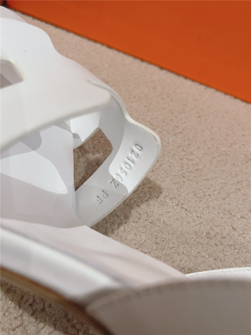 H**me5 new sandals