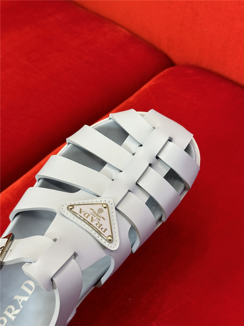 Pra*a roman sandals