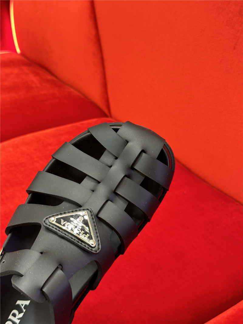 Pra*a roman sandals