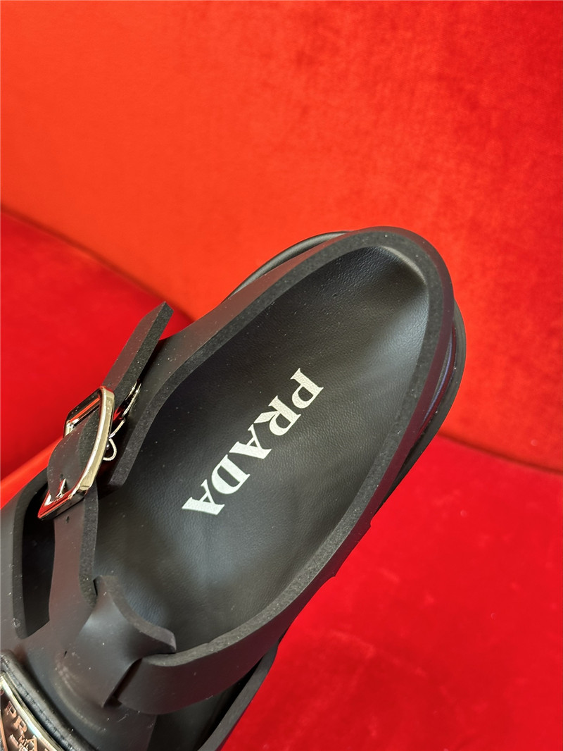 Pra*a roman sandals