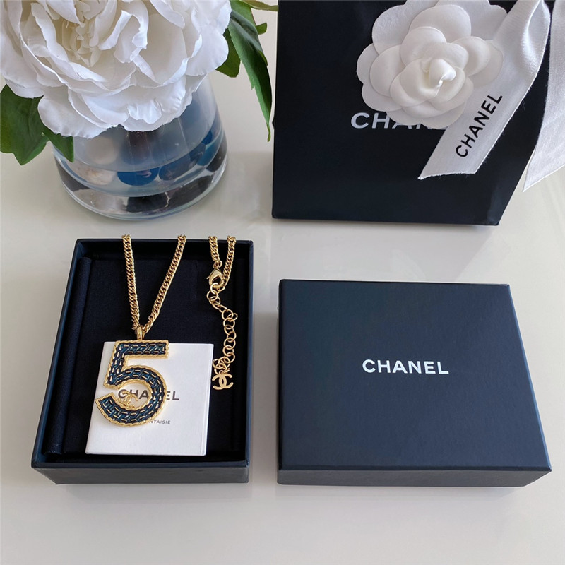 Ch**el denim 5 word double c necklace