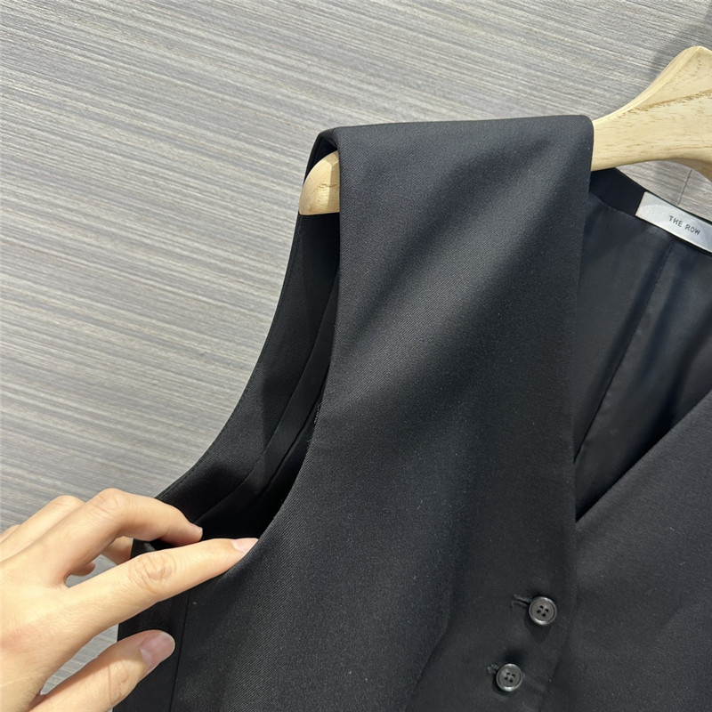 The R0w high-end suit vest