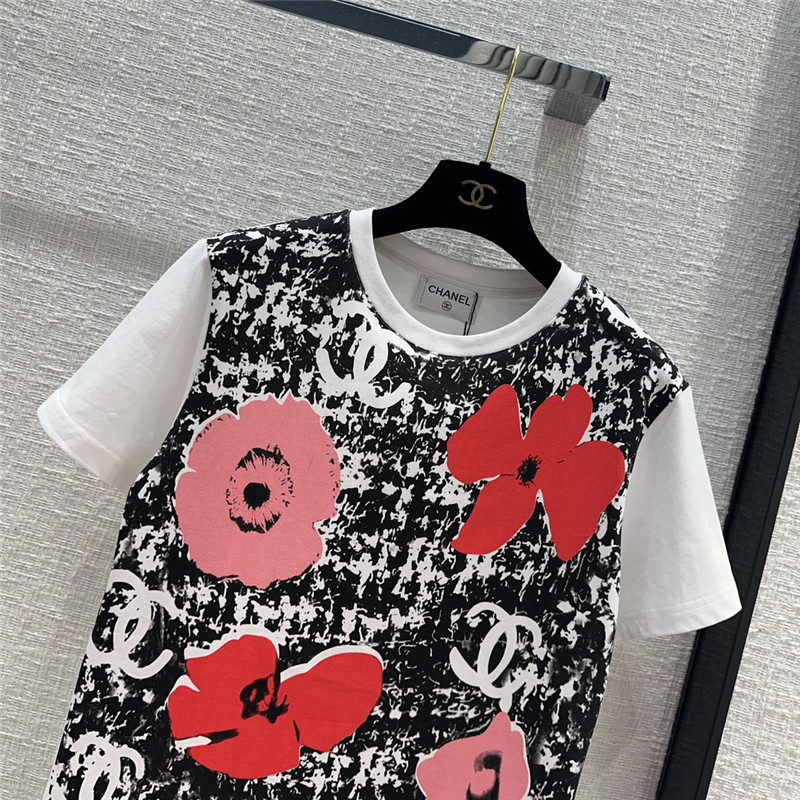 Ch**el small rhinestone logo graffiti printed t-shirt on the back