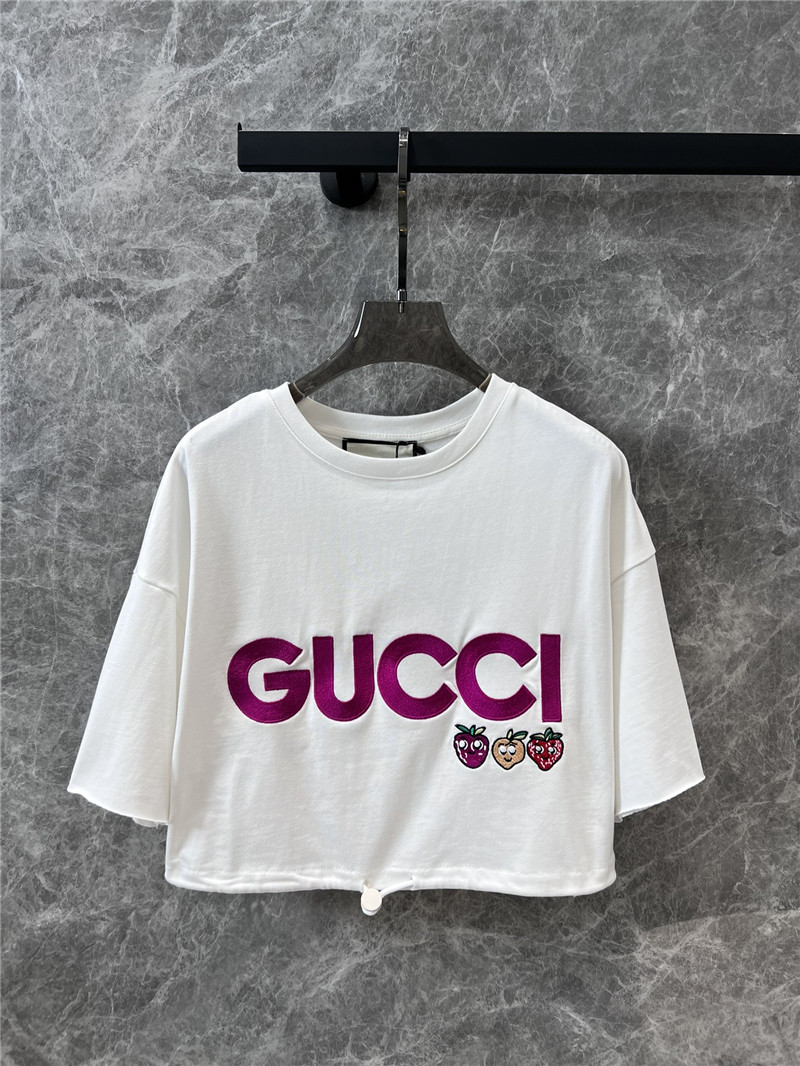 Gvc*1 embroidered lettering strawberry t-shirt