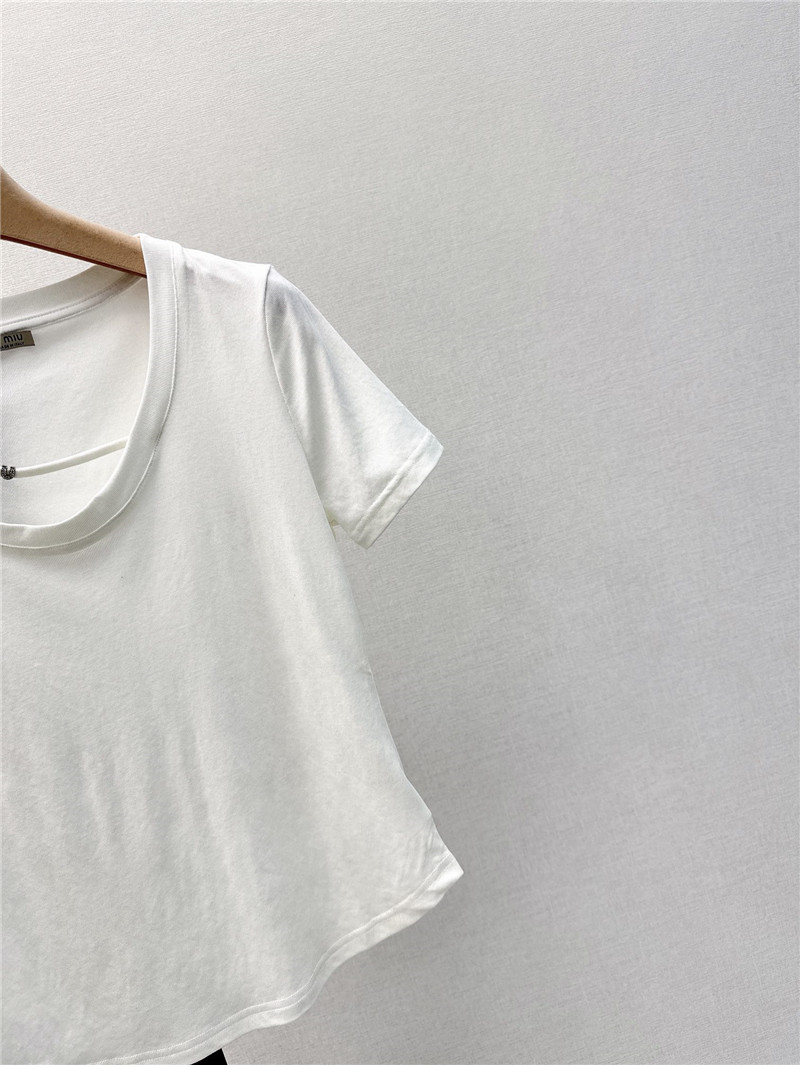 M1um1u slim fit u-neck t-shirt