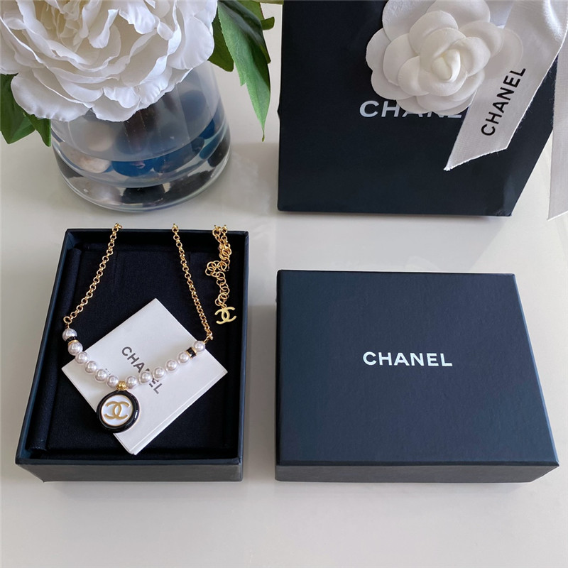 Ch**el black and white button pearl necklace